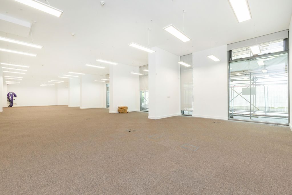 Property photo 3 of 16 Units 14 River Gardens Walk 5.Jpg