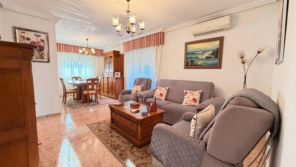 Property photo 1 of 33