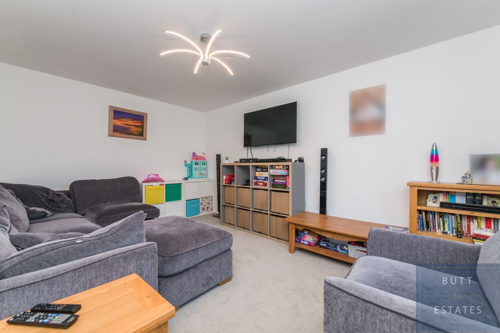 Property photo 3 of 13