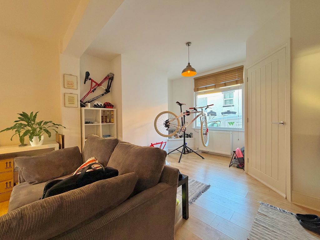 Property photo 2 of 10 Photo 7