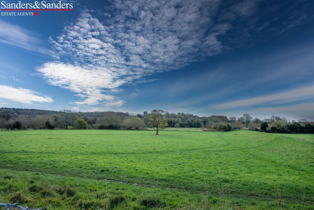 Property photo 2 of 15 Photograph 2