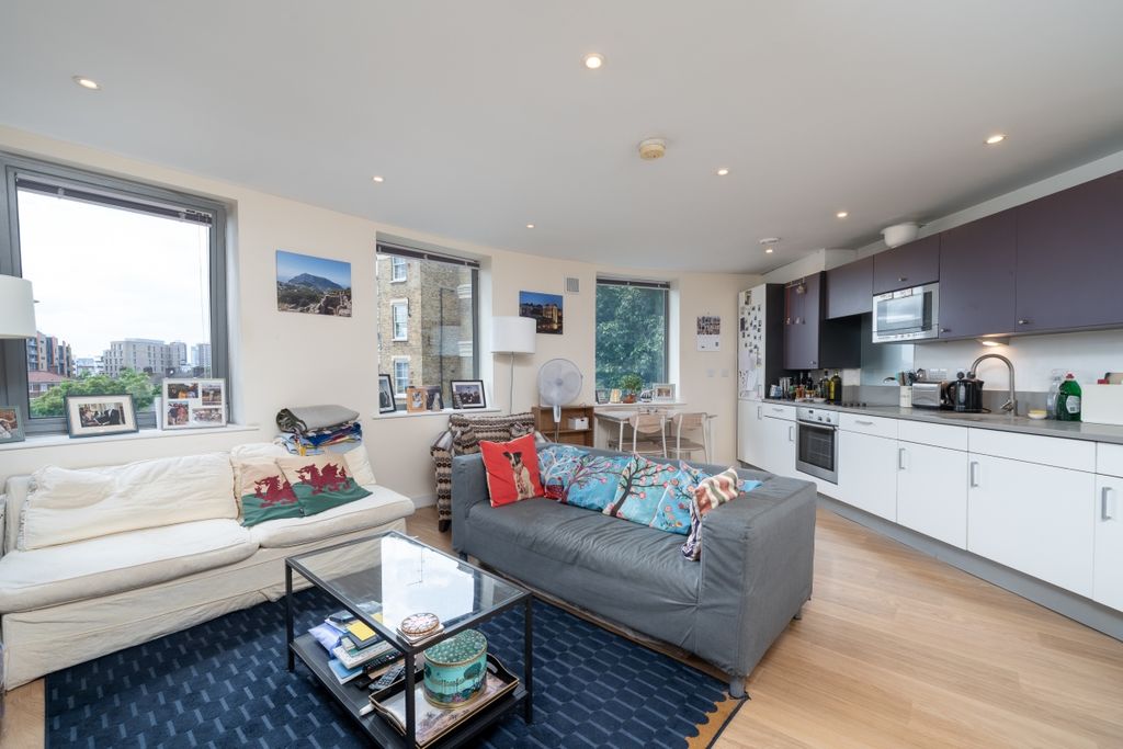 Property photo 1 of 10 Gedling Court 9 (...