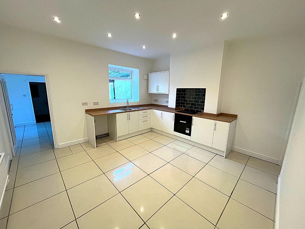 Property photo 3 of 11 6.Jpg