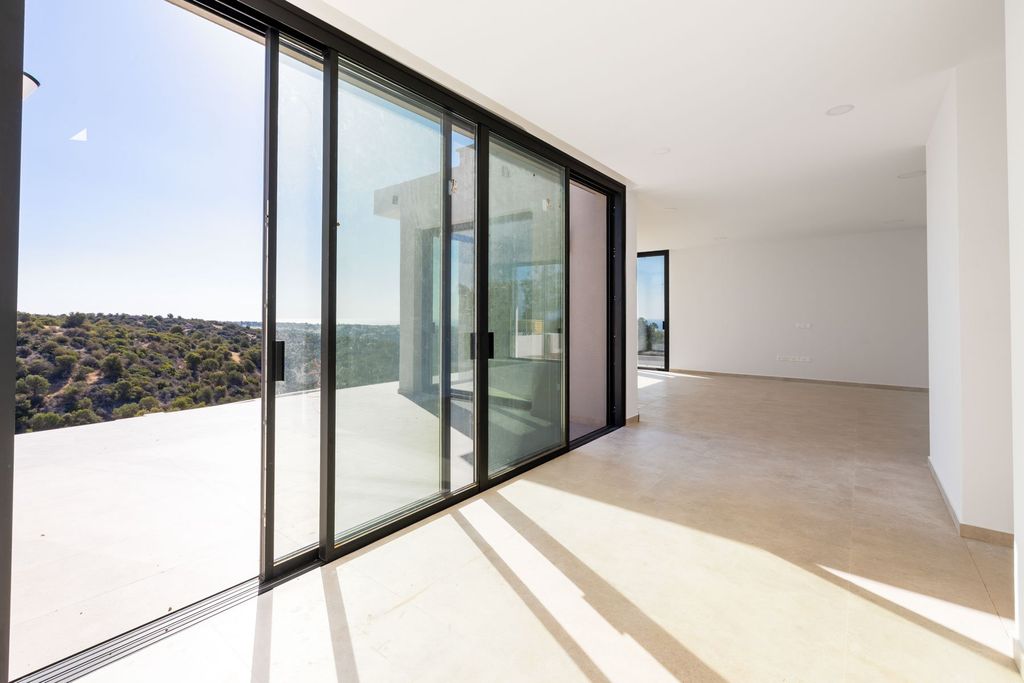 Property photo 2 of 30