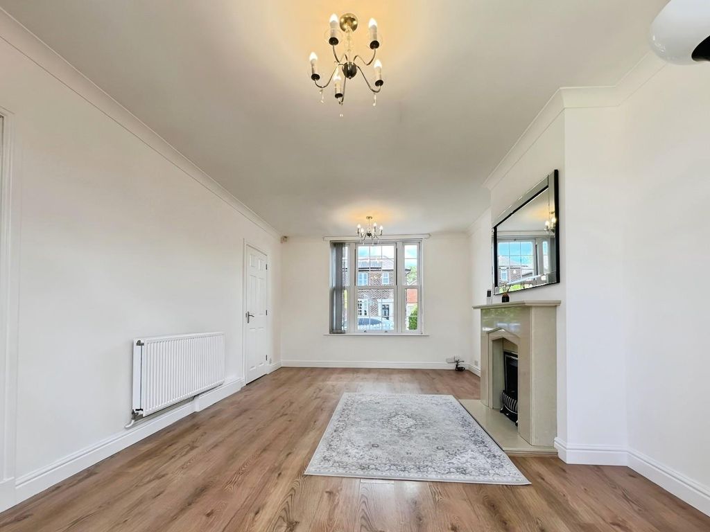 Property photo 3 of 17 2Fa615F4-Jlmy2757.Jpg