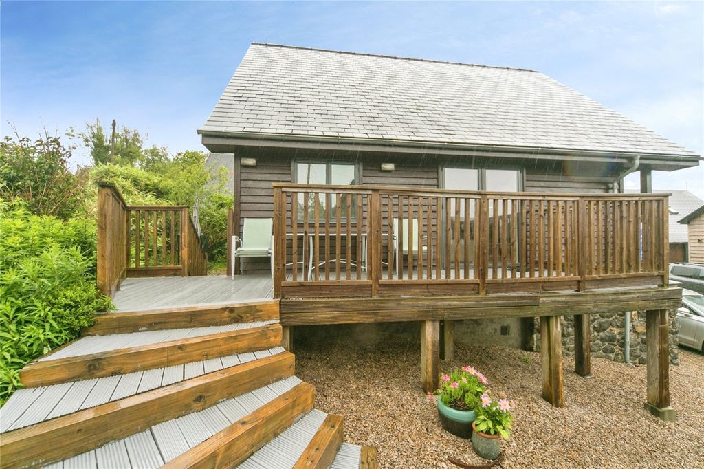 Property photo 2 of 25 Picture No. 35
