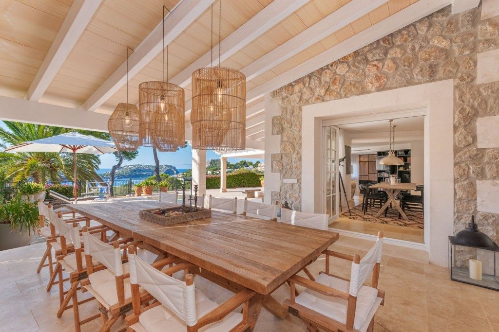 Property photo 3 of 20 Terrace