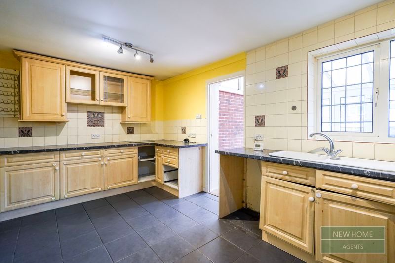 Property photo 3 of 15 Photo 6