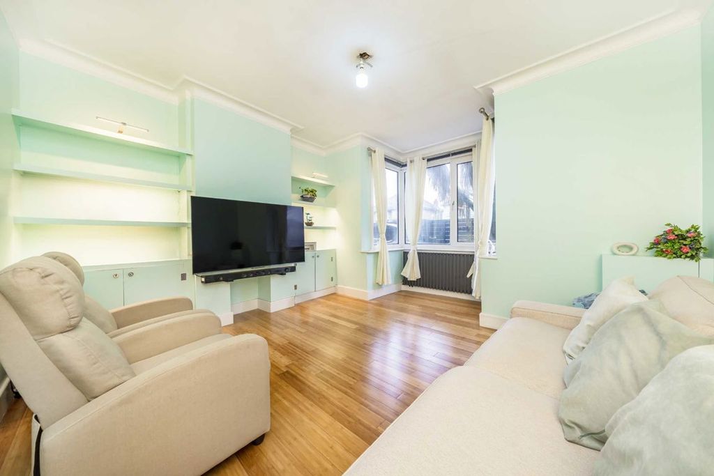 Property photo 2 of 7