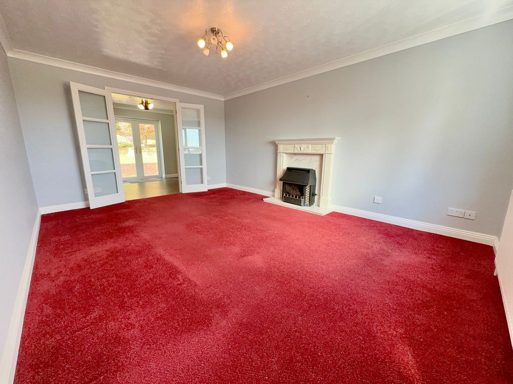 Property photo 3 of 25