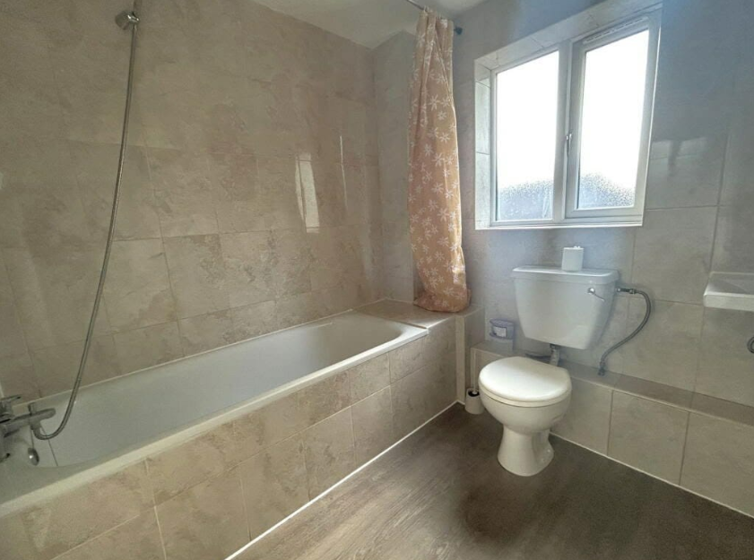 Property photo 3 of 4