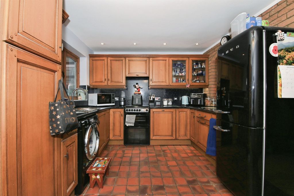 Property photo 2 of 14