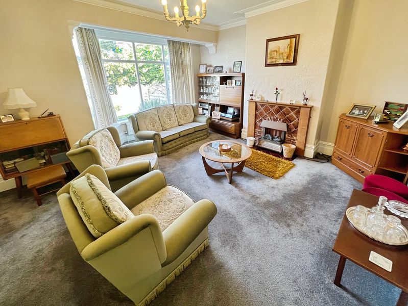 Property photo 2 of 15 Lounge