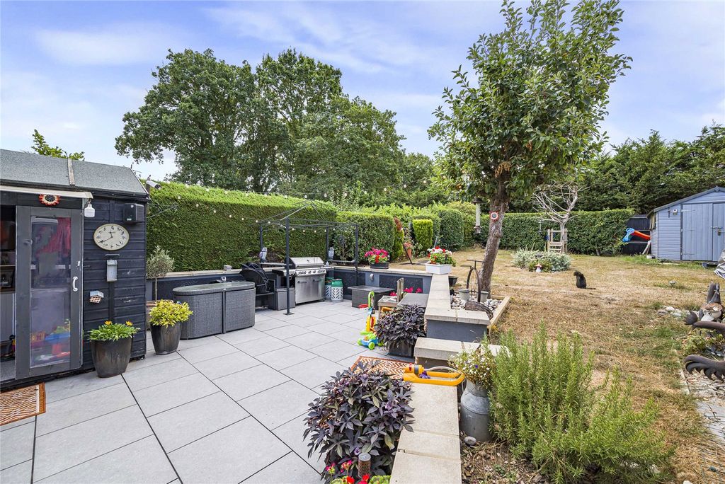 Property photo 2 of 31 Rear Garden