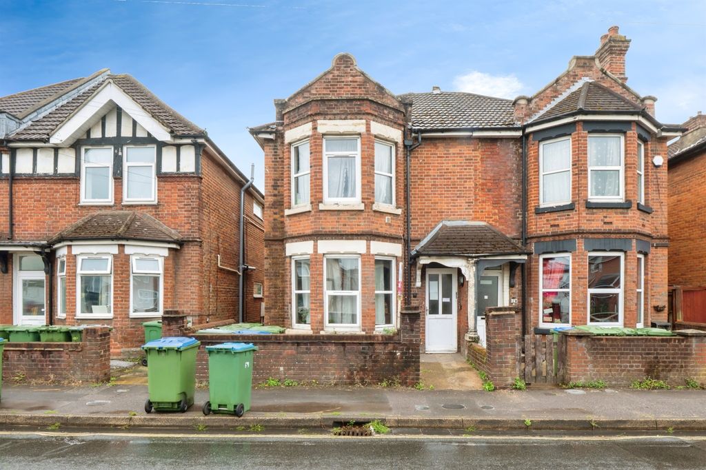 Property photo 1 of 9