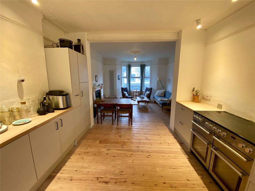 Property photo 3 of 26 Picture No. 12