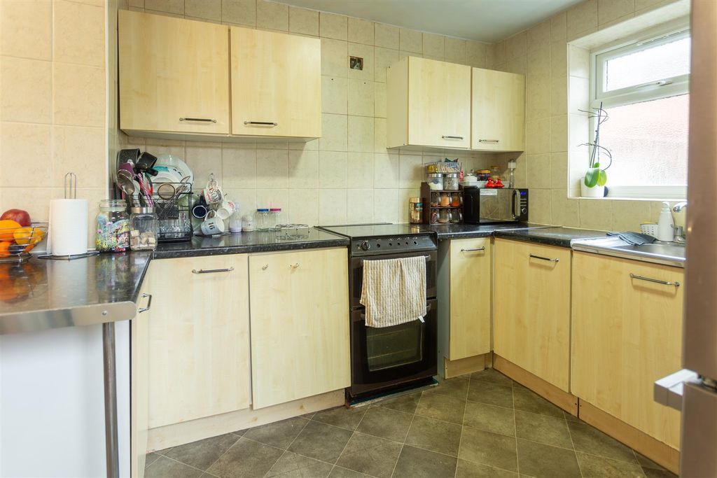 Property photo 3 of 30