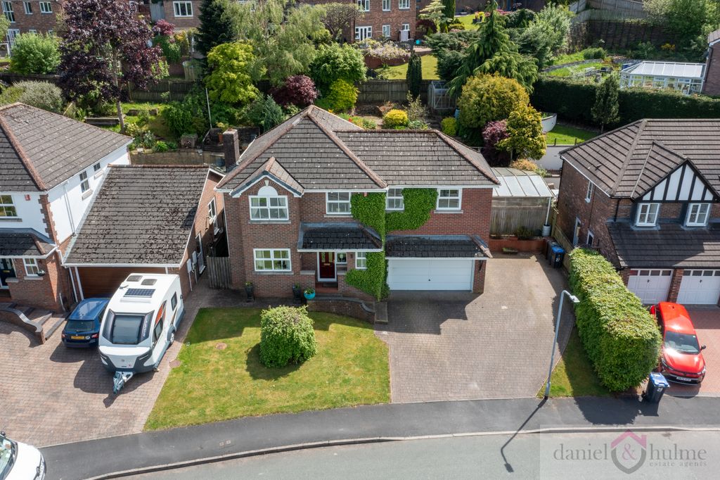 Property photo 1 of 49 27 Cheddleton Park Avenue-52