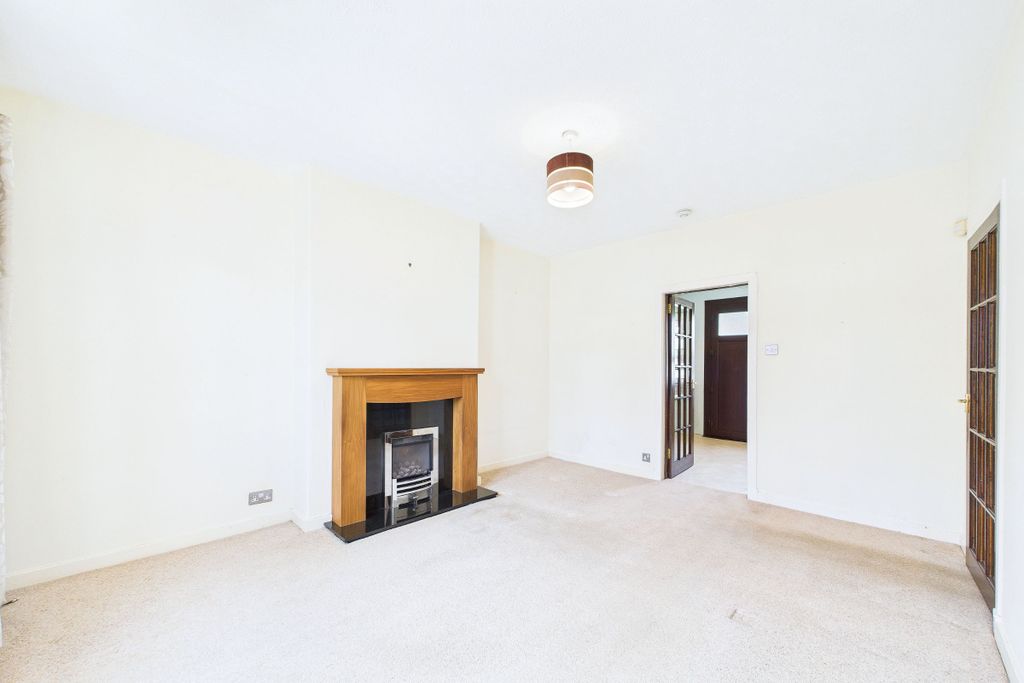 Property photo 3 of 14 Living Room