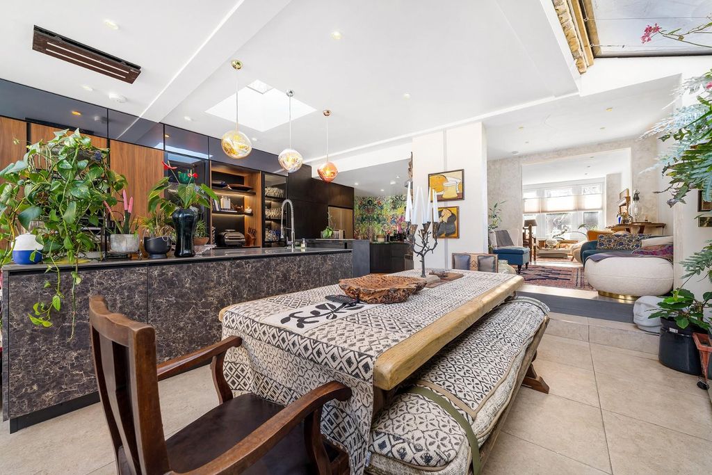 Property photo 3 of 33 Kitchen (3).Jpg