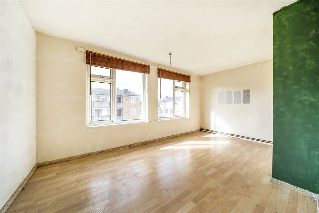 Property photo 2 of 18 Picture No. 14