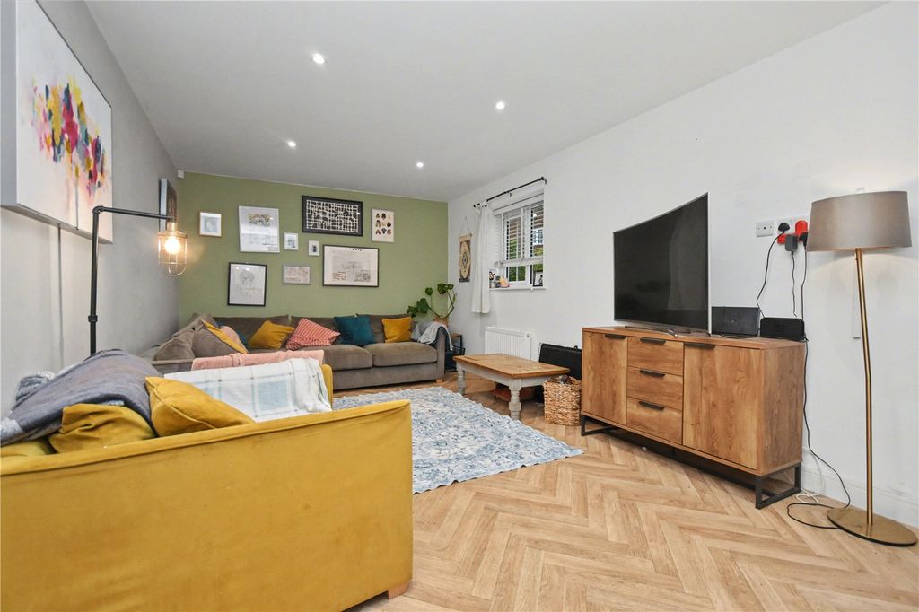 Property photo 1 of 15 Picture No. 10