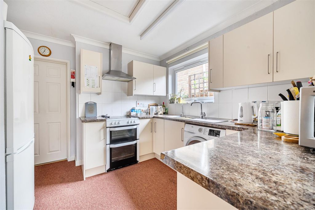 Property photo 2 of 17 1371007-7-68F636B2B15d6.Jpg