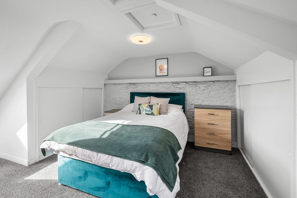 Property photo 1 of 7 0017