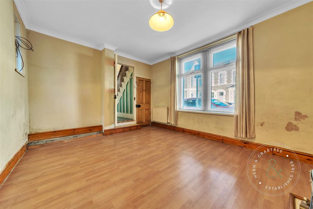 Property photo 3 of 32 De-Burgh-Street-21.Jpg