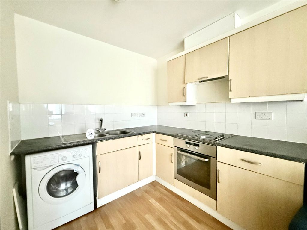 Property photo 2 of 6 Kitchen