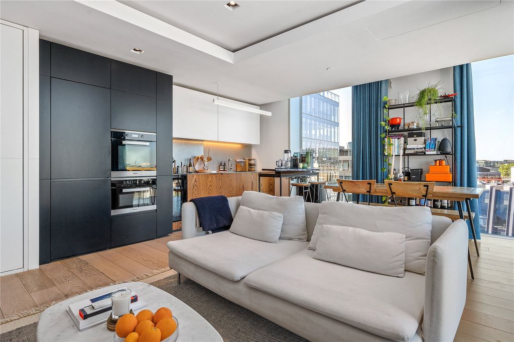 Property photo 2 of 17 Reception/ Kitchen