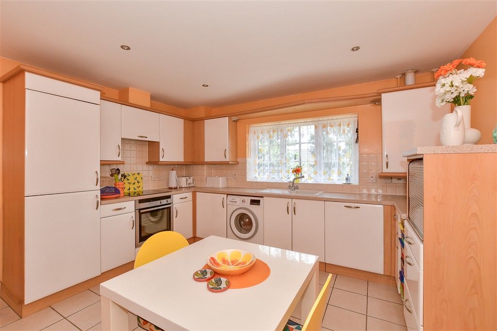 Property photo 3 of 11 Kitchen/Diner