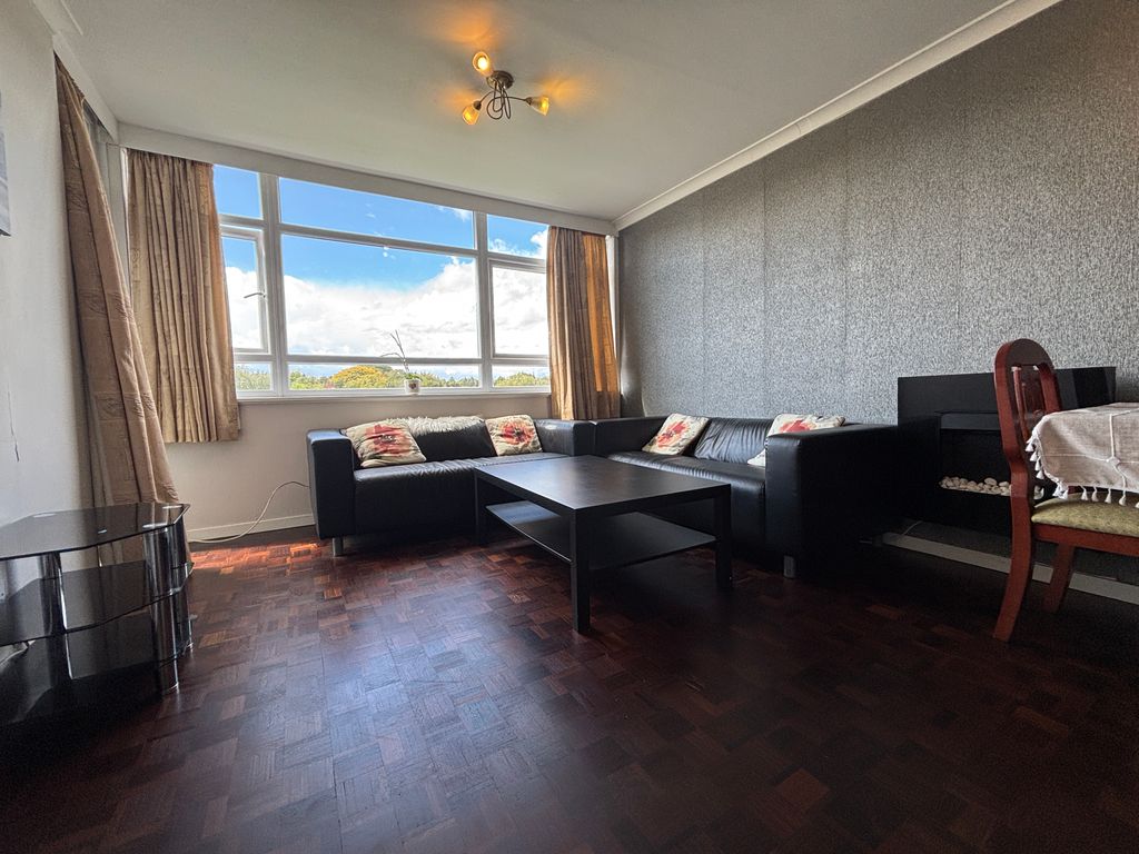 Property photo 3 of 13 Image