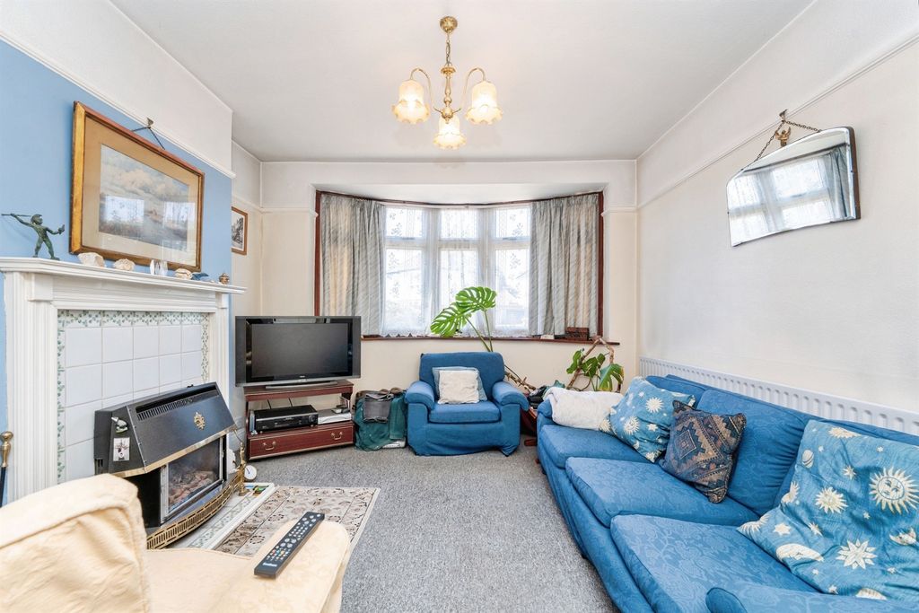 Property photo 2 of 13