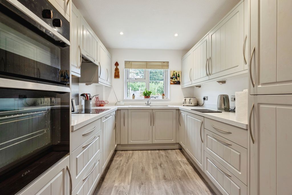 Property photo 2 of 23 Pbox-Img.Jpg