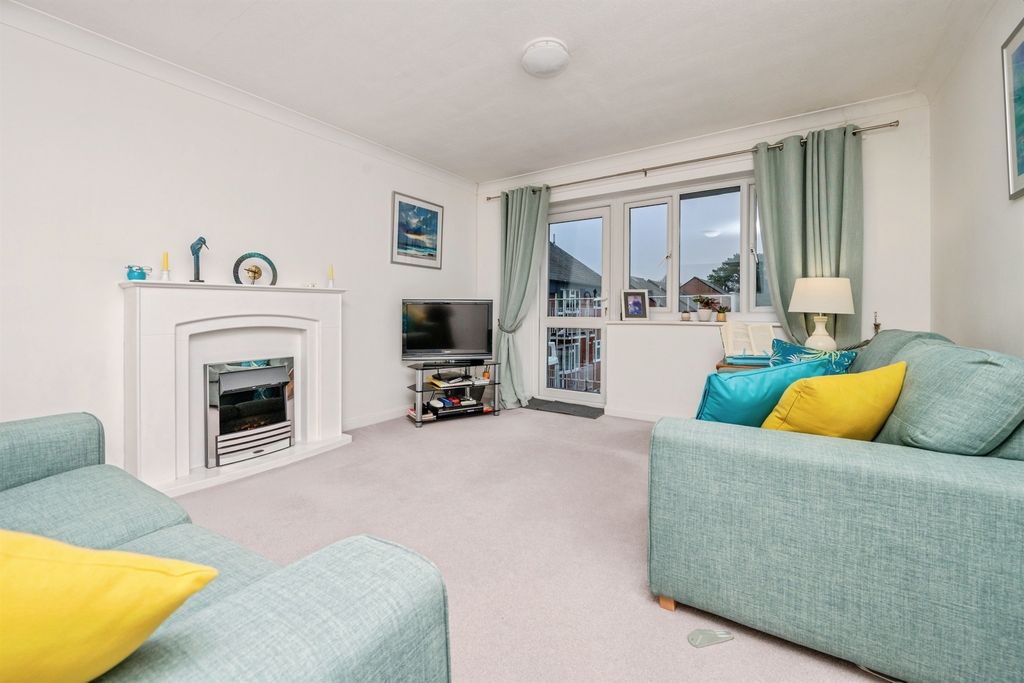 Property photo 3 of 12