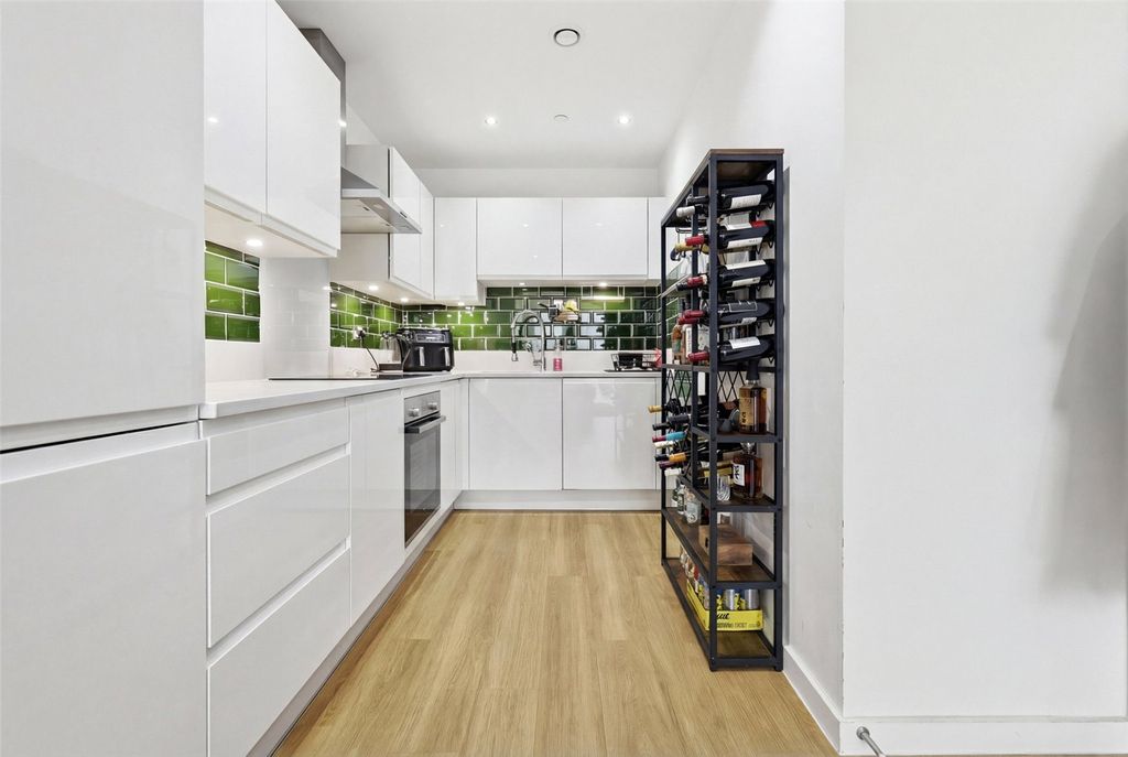 Property photo 2 of 13 Picture No. 20