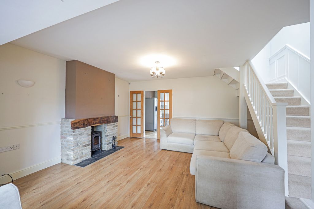 Property photo 2 of 10 6