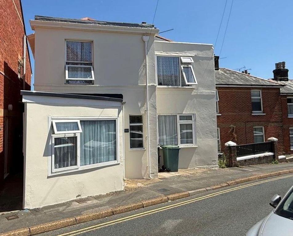 Property photo 3 of 3 A Front On Look At The Front Of The Freehold Building