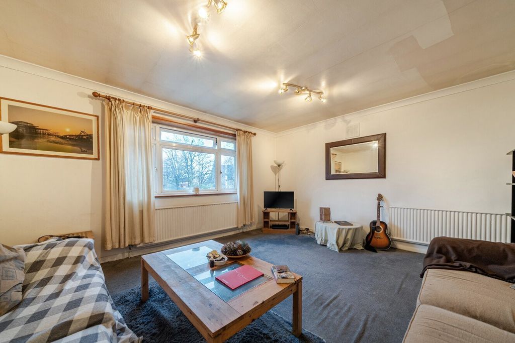 Property photo 2 of 12 Picture No. 10