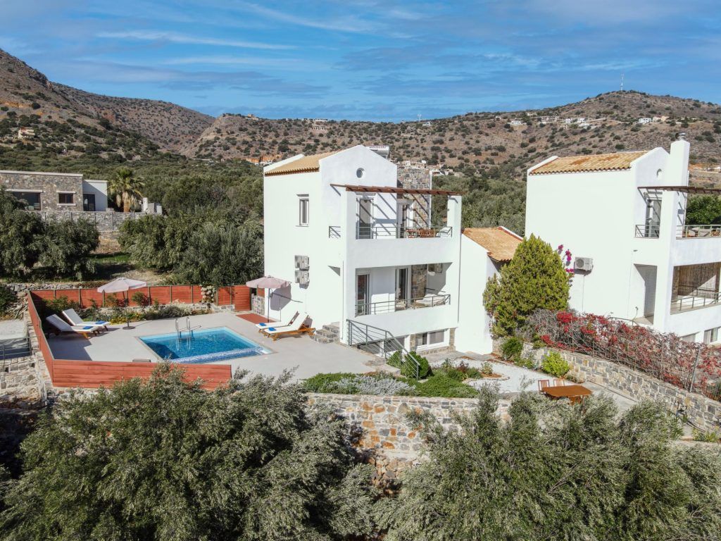 Property photo 1 of 40