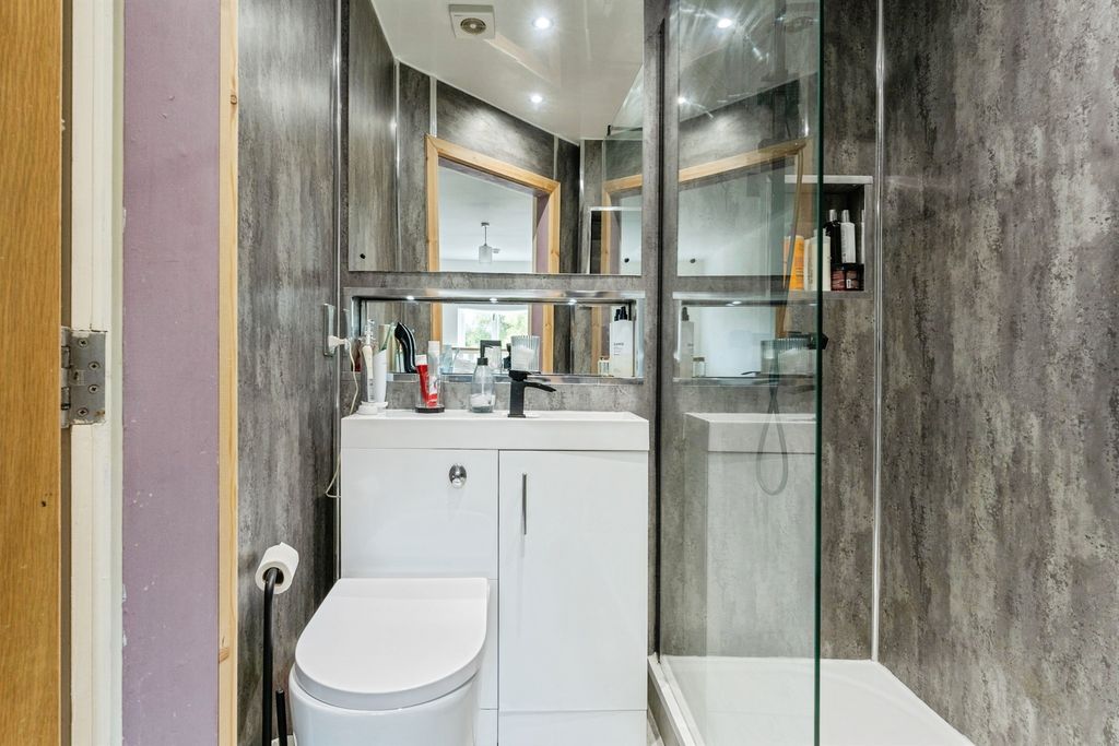 Additional image 11 of 2 bed flat for saleNew Crane Street, Chester CH1