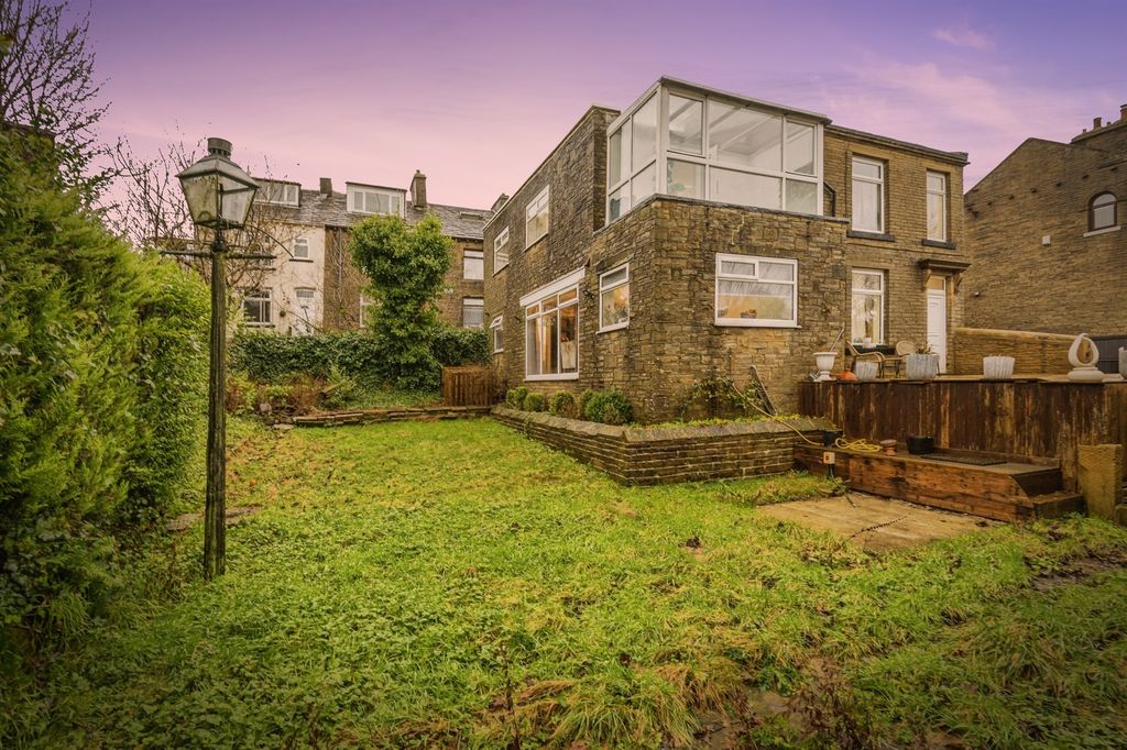 Property photo 1 of 31