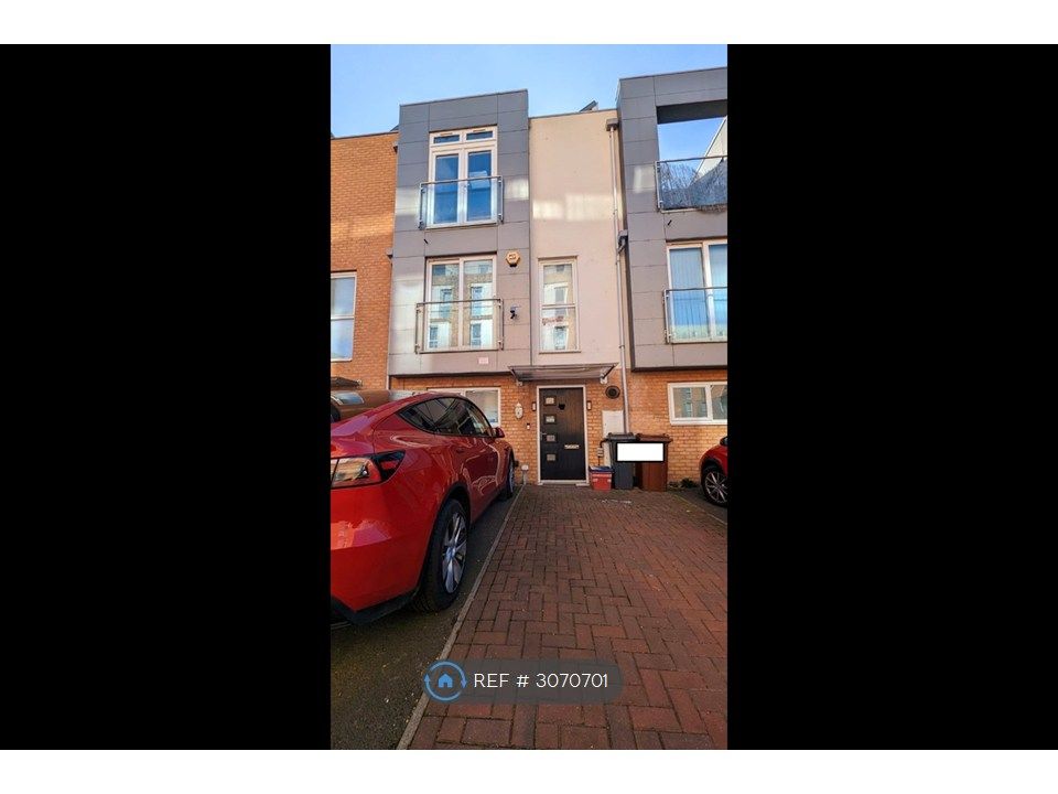 Property photo 1 of 16 House Outside