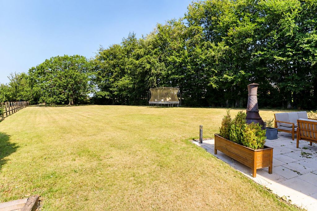Property photo 2 of 21 15.Png