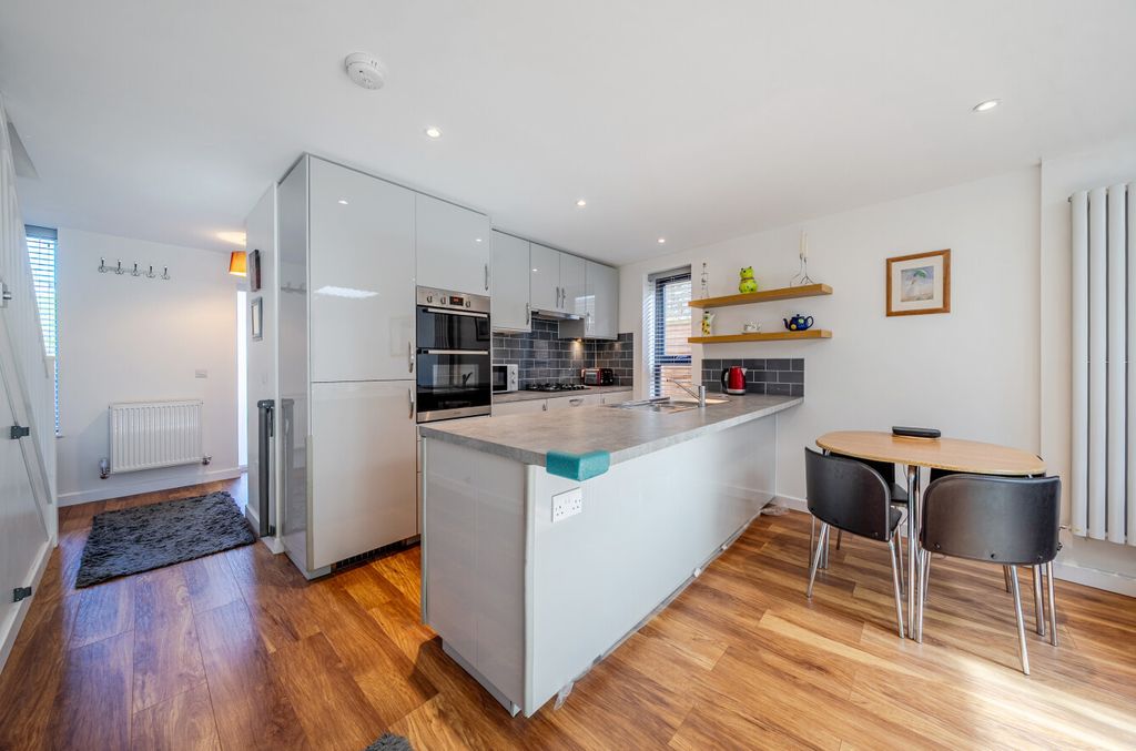 Property photo 3 of 18 1452599-5-69F236d...