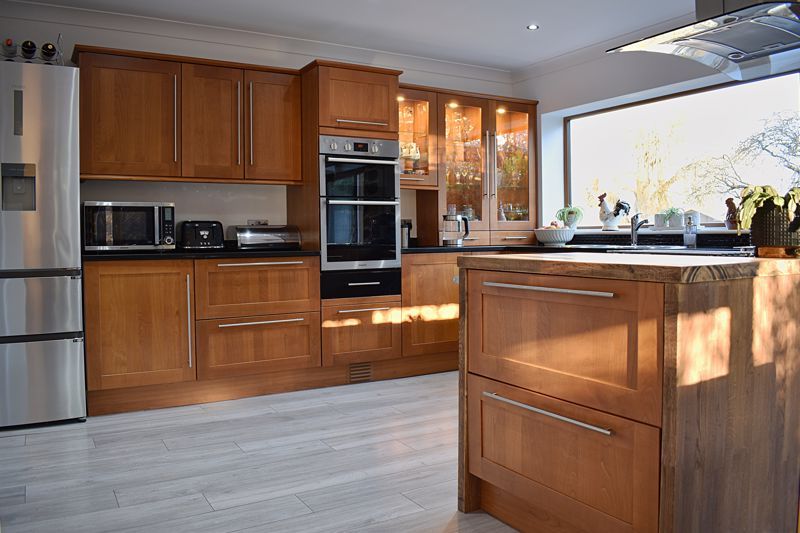 Property photo 2 of 24 Kitchen