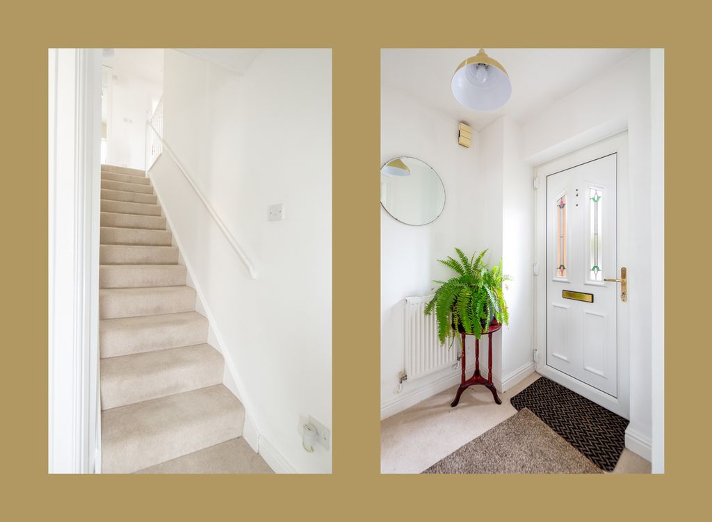 Property photo 2 of 23 Entrance Hall