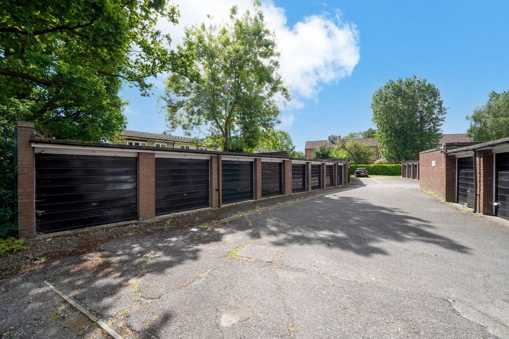 Property photo 2 of 15 5146722