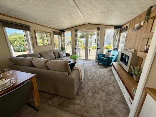Property photo 1 of 7 - Pemberton Marlow For Sale